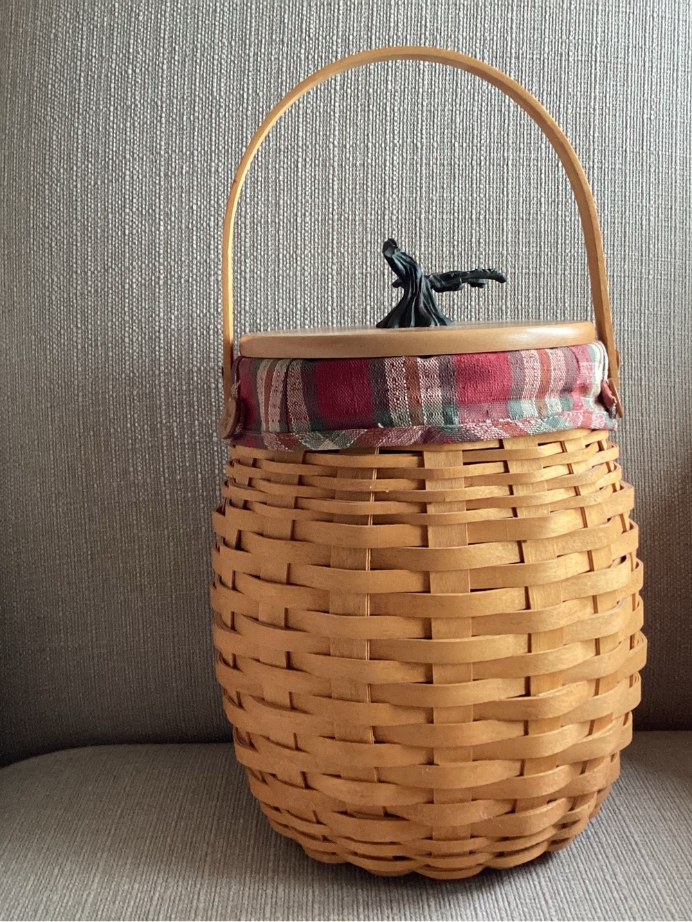 Longaberger October fields 2000 basket with lid and fabric liner collectible